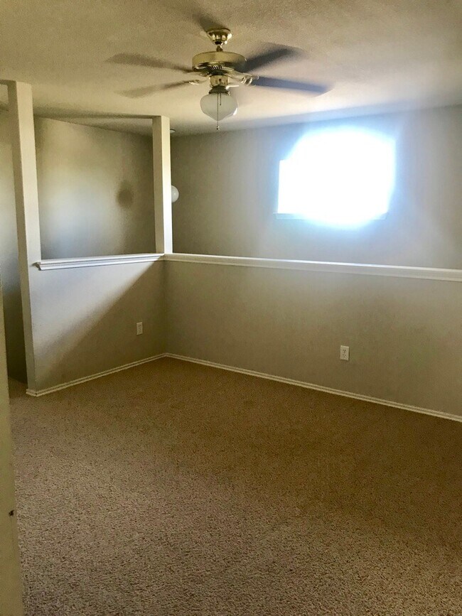 Building Photo - GREAT HOME! GREAT LOCATION