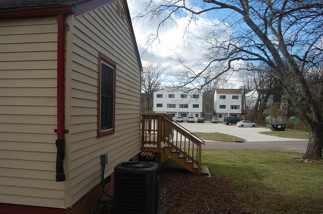 Building Photo - 1719 McClung Ave