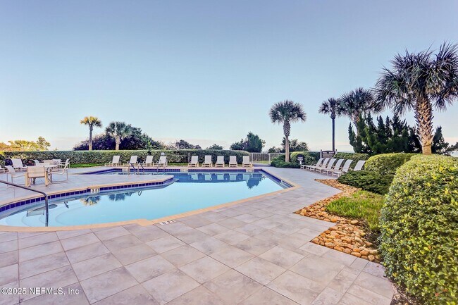 Building Photo - 426 Beachside Pl