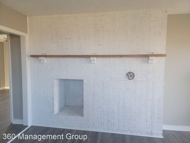 Building Photo - 2 br, 1 bath House - 1841 Logana Pike