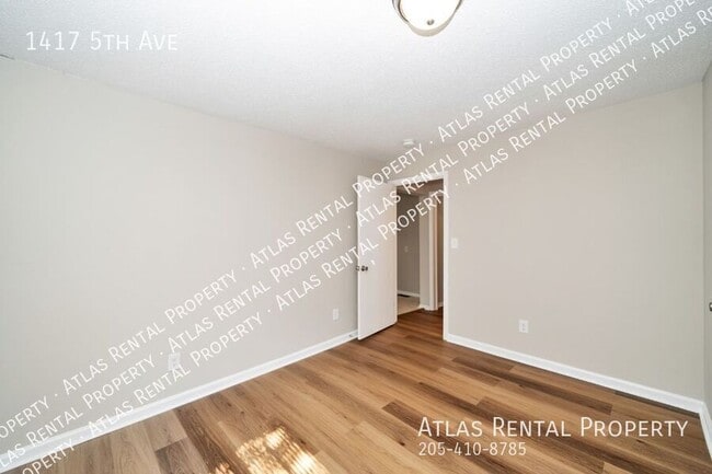 Building Photo - 1417 5th Ave