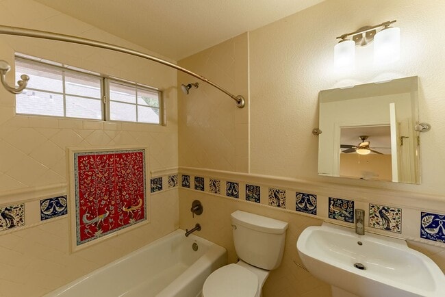 Building Photo - Spacious and stunning 4 bed 3.5 bath in Austin!!!