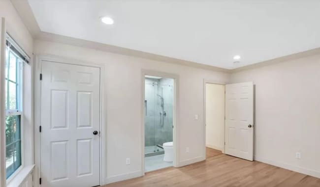 Building Photo - Spacious 4 Bed, 4 Bath Executive Home on Peaceful Cul-de-Sac!