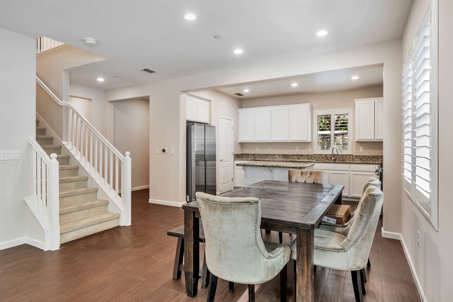 Building Photo - 3343 Vittoria Loop