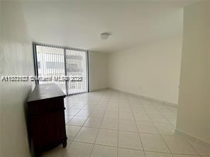 Building Photo - 6061 Collins Ave