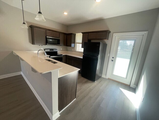 Building Photo - 5533/35 N Edwards Cir