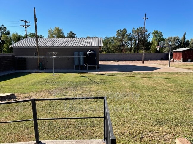 Building Photo - 1420 N Center St