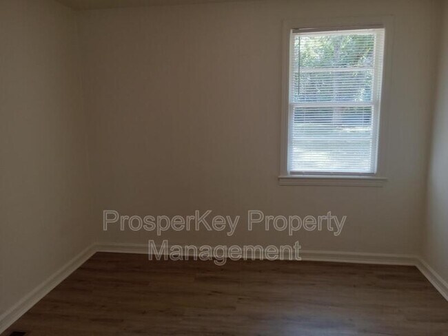 Building Photo - 2836 Knox St