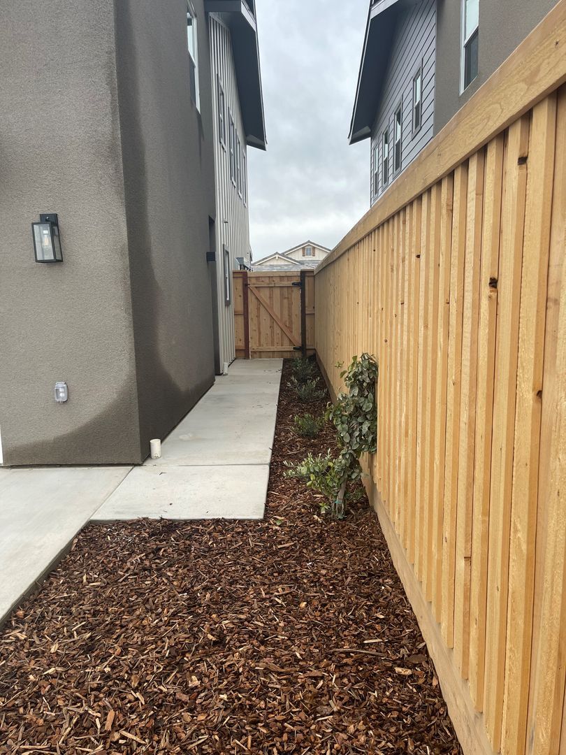 Building Photo - 2047 W Corvina Ave