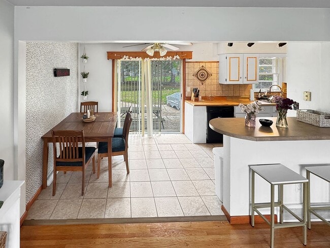 Building Photo - 1731 Ridgewood Ave SE