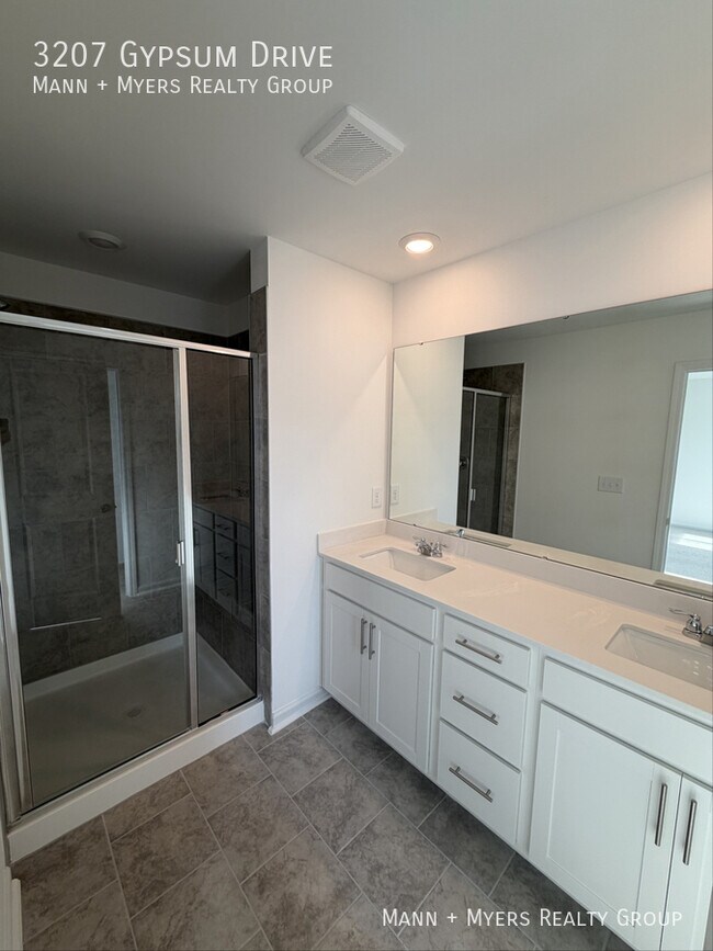 Building Photo - 3207 Gypsum Dr