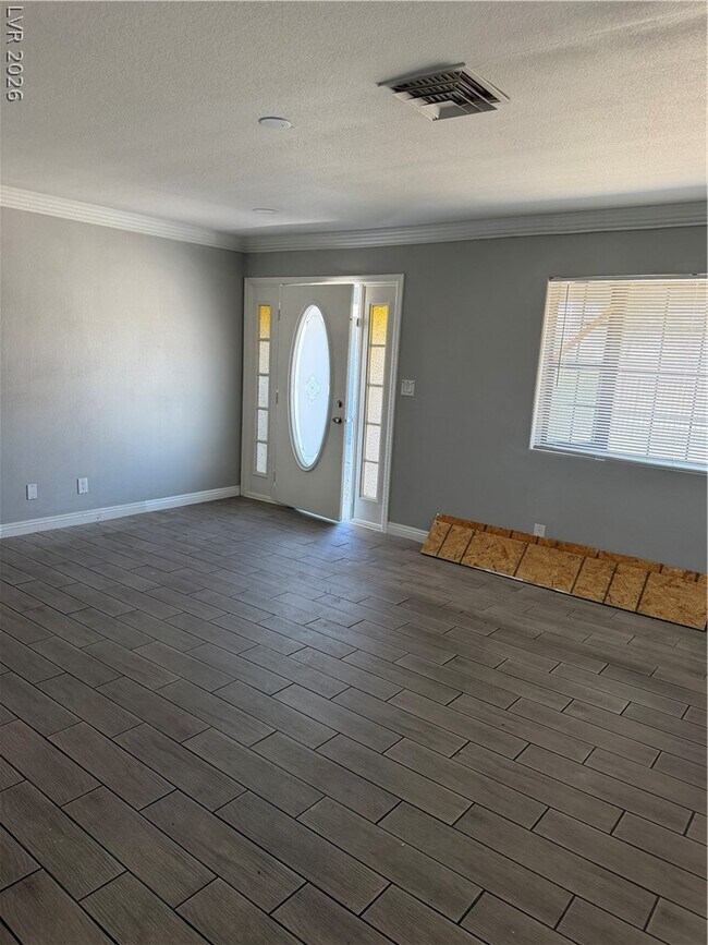 Building Photo - 2820 S Sandhill Rd
