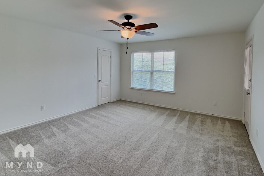 Building Photo - 440 Stonebrook Dr