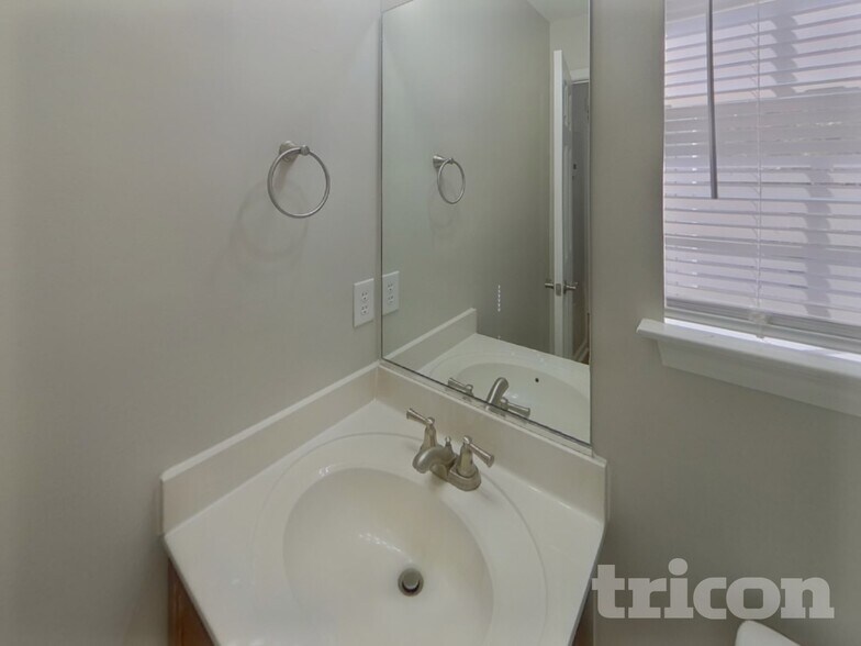 Building Photo - 190 Bradford Glyn Dr