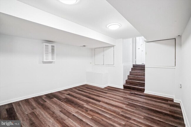 Building Photo - 4503 Traymore St