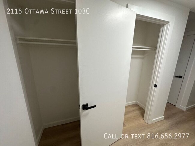 Building Photo - 2115 Ottawa St