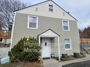 Building Photo - 1160 1/2 NE Lake St