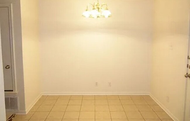 Building Photo - 1308 Chips Dr