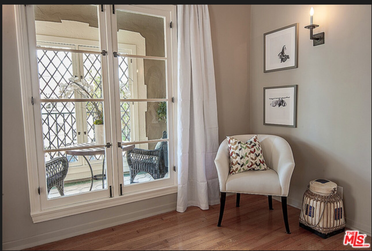 Building Photo - 148 S Orange Dr