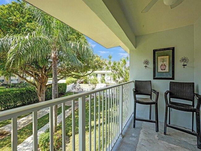 Building Photo - 207 Tropic Isle Dr