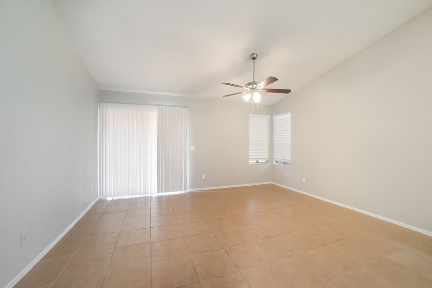 Building Photo - 8556 W Ocotillo Rd