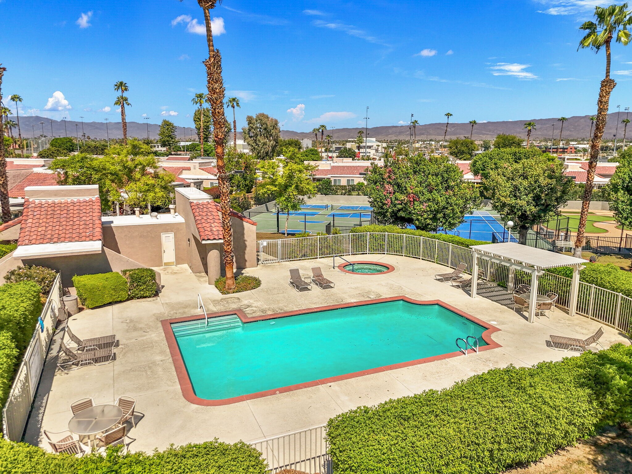 Building Photo - 74930 San Simeon Dr