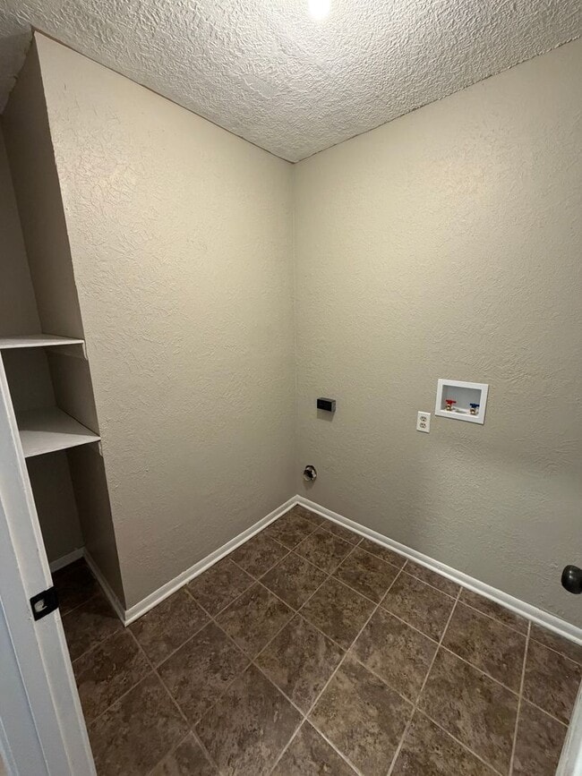 Building Photo - COMING SOON - 4 Bedroom, 2 Bathroom Home for Rent!