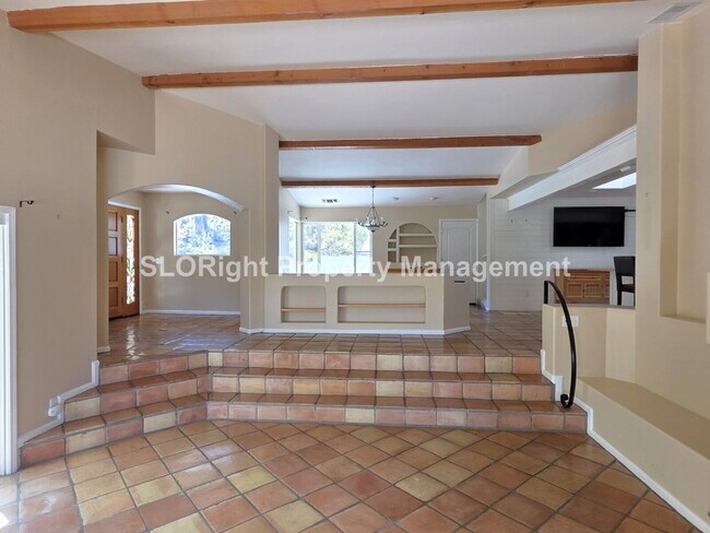 Building Photo - 10480 Santa Ana Rd