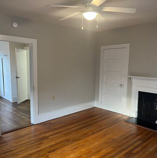 Building Photo - 542 Grn