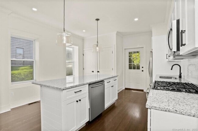 Building Photo - 28 Congress Ave