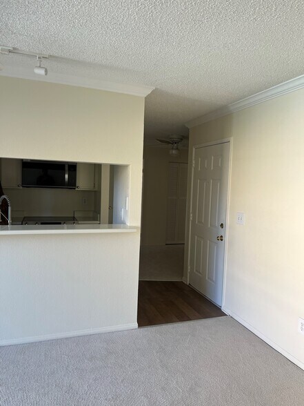 Building Photo - 10655 Lemon Ave