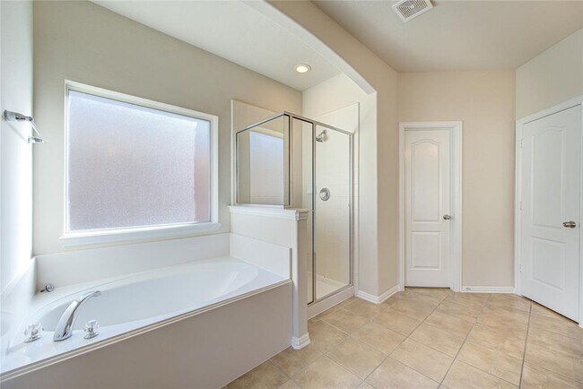 Building Photo - 18306 Wendy Glinn Way