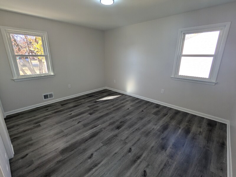 Building Photo - 1036 Apache St