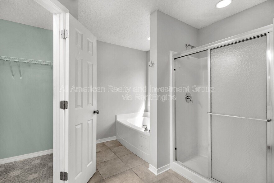 Building Photo - 648 Alysheba Dr