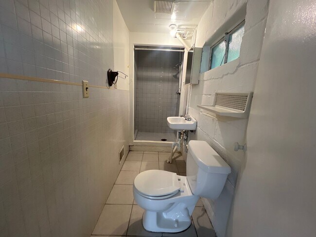 Building Photo - 226/228 Belmar Avenue