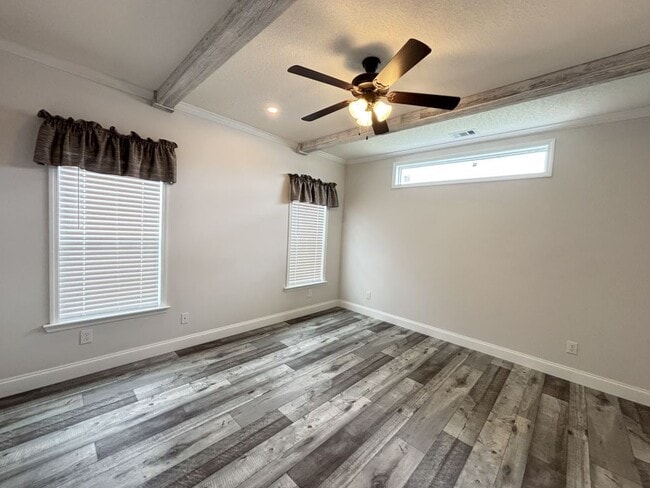 Building Photo - 7416 44th Terrace N