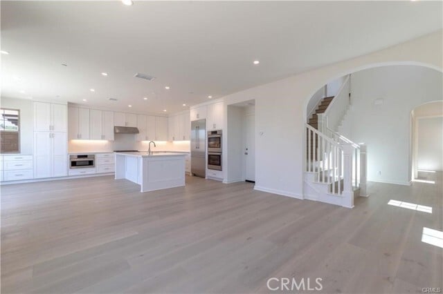 Building Photo - 113 Escala