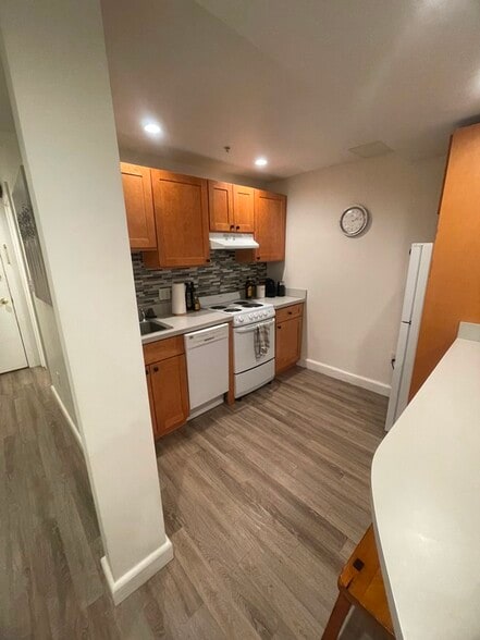 Building Photo - 470 Beacon St