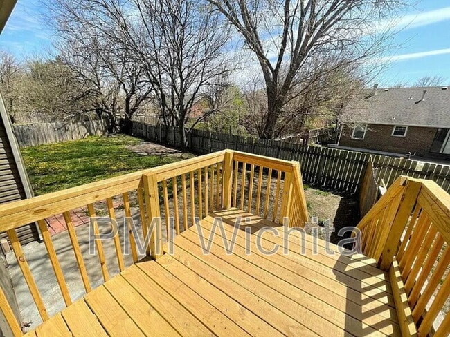 Building Photo - 1730 S Beech Ct