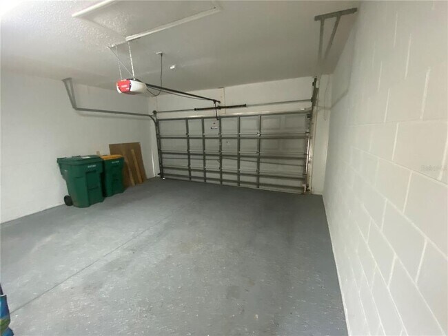 Building Photo - 302 Bluff Pass Dr