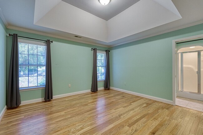 Building Photo - 210 Rivermill Ct