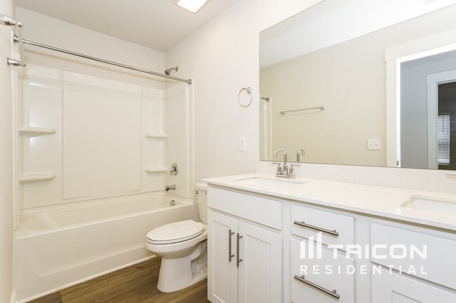 Building Photo - 6406 Lake Run Ct