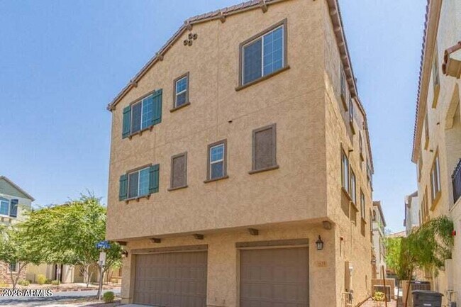 Building Photo - 1635 E Dogwood Ln