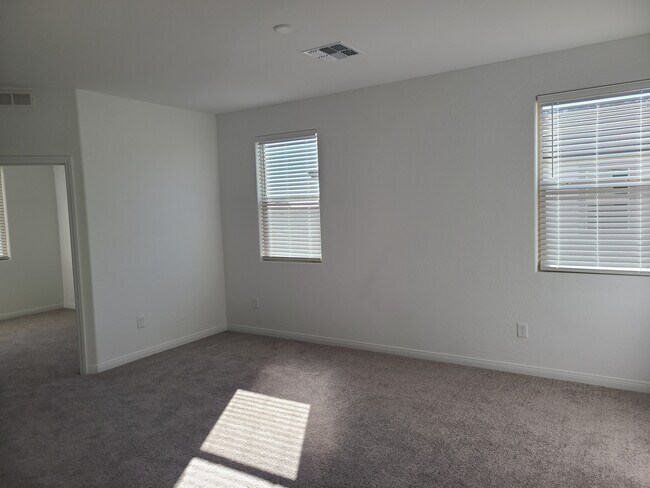 Building Photo - 6807 Feather Hill St