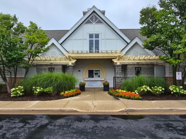 Building Photo - 984 Park Hill Cir