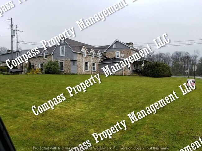 Building Photo - $995 - 2 Bed, 1 Bath - East Earl