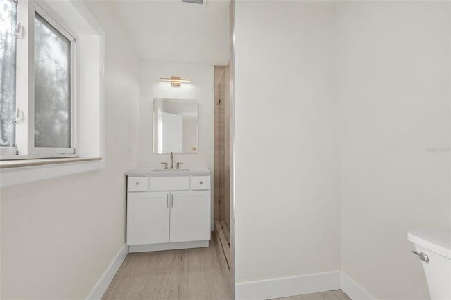 Building Photo - 2352 Lorena Ln