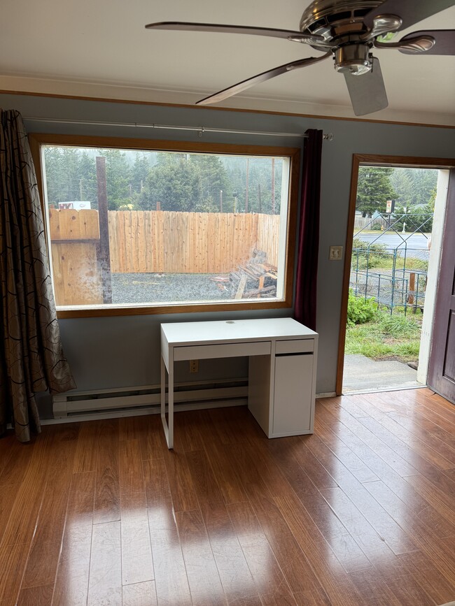 Building Photo - 510 Madrona Ave