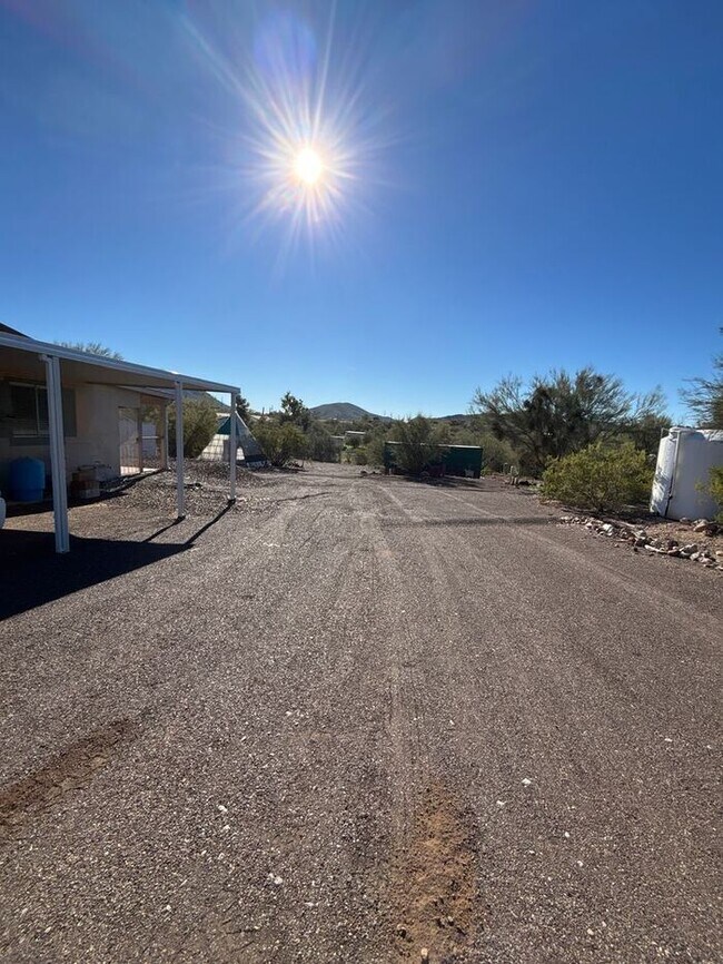 Building Photo - READY TO VIEW NOW! Adorable 3 Bed 2 Bath Home in New River NO HOA