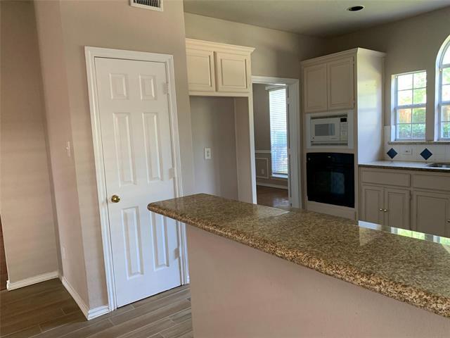 Building Photo - 3216 Charring Cross